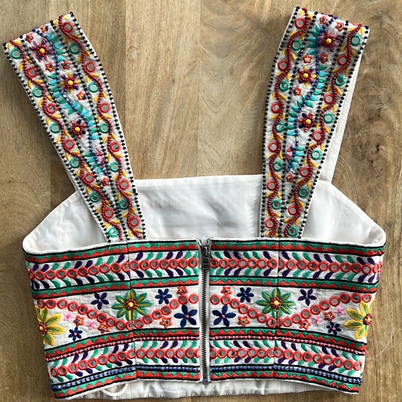 Alice + Olivia Esme Cropped Embroidered Top Size 2 - Picture 8 of 14